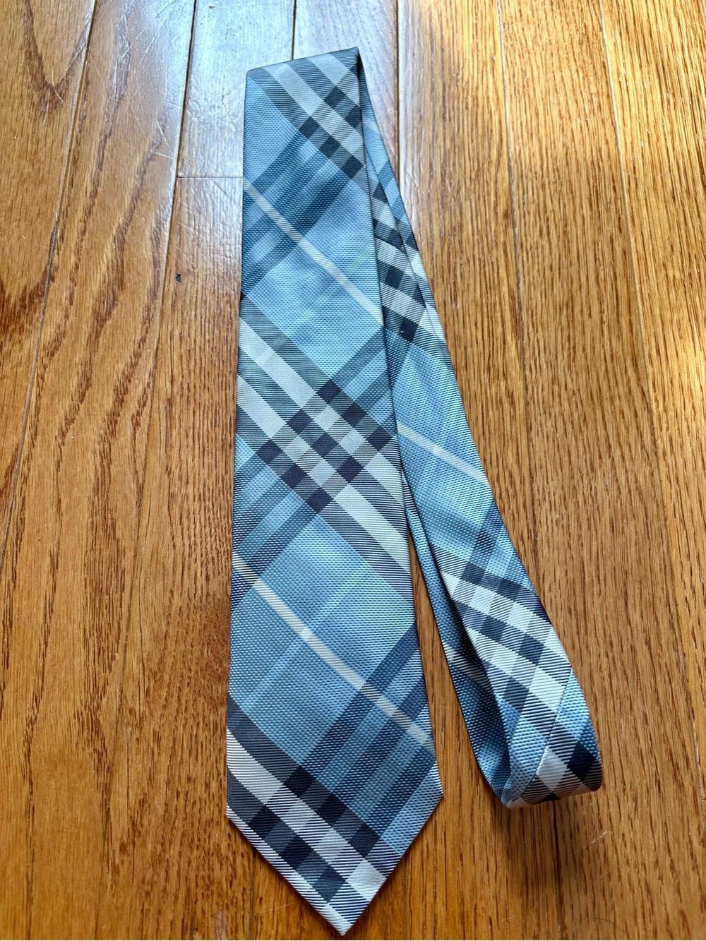 Burberry Men’s Silk Tie Blue Navy Iconic Check Plaid Made in Italy